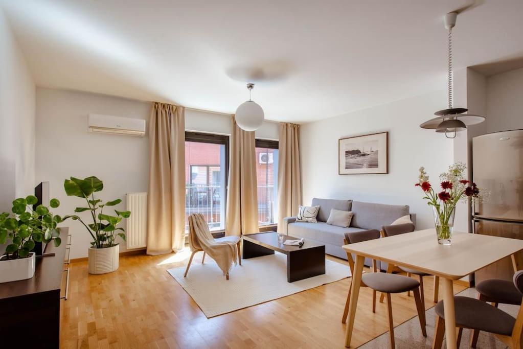 Wygodny Apartament Przy Dworcu Krakow Dış mekan fotoğraf