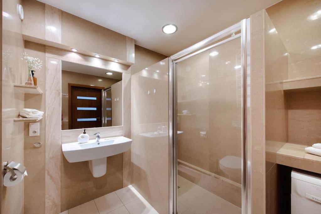 Wygodny Apartament Przy Dworcu Krakow Dış mekan fotoğraf